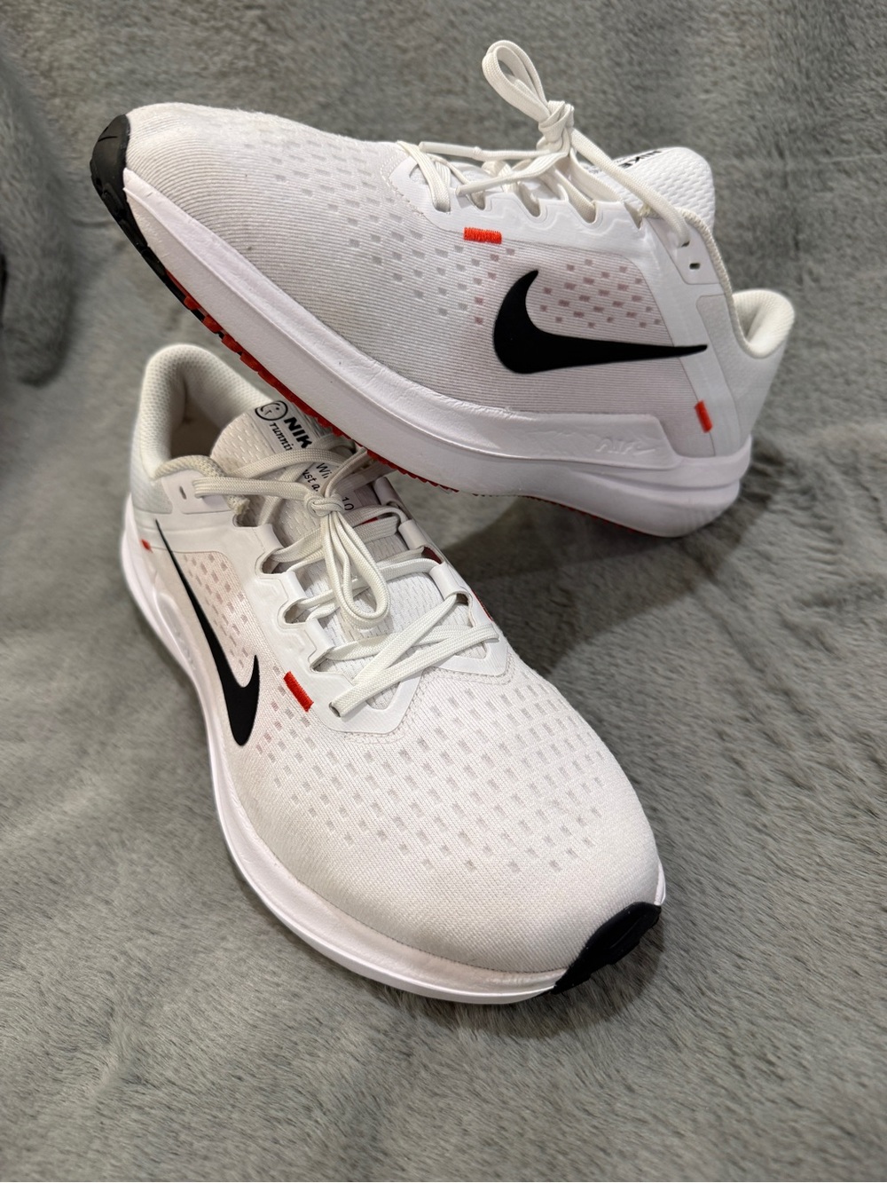 Nike Air Winflo 10 White Black Light Crimson Size 10M DV4022-100 Clean No Box - Picture 9 of 9